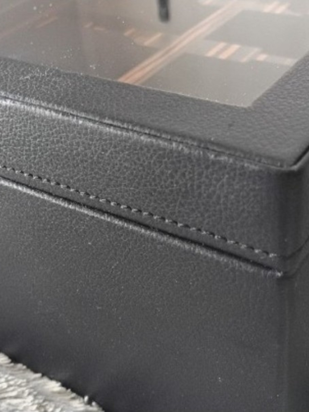 WOLF Black Watch Roll Set with Textured Bands - Picture 8 of 12